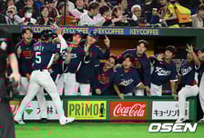 안타-안타-안타-문보경 또 싹쓸이!...'ML 48승' 기쿠치 정신없이 흔들었다! '한국 3-0 리드' [오!쎈 도쿄]