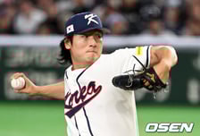 곽빈 3⅓이닝 1실점 쾌투→더닝 1사 1,2루 병살타 위기 탈출...한국 투수교체 성공 [오!쎈 도쿄]