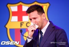 사비의 충격폭로 터졌다! "메시의 바르셀로나 복귀, 라포르타 회장이 막았다!"