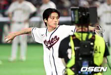 “마운드 손으로 정리하고 퇴장” 日 언론도 주목한 ATEEZ 우영의 ‘예의 있는 시구’