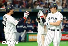 '은퇴 선언' 체코 전기기사에 꽁꽁 묶인 일본, 7회까지 0-0→8회 무라카미 만루포 폭발…4전 전승 8강행 [WBC]