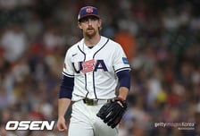 '이러다 1R 탈락?' 또 얻어맞았다! '슈퍼팀' 미국, 홈런 3방 주고 5회 0-5…'충격'