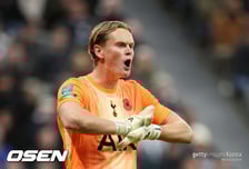 '분노의 평점 빵점!' 15분 만에 3골 내준 토트넘 GK, 교체아웃 굴욕까지..."변명의 여지가 없다"