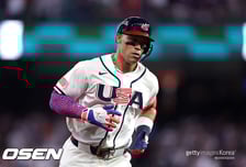 우승후보→1R 탈락 위기 '판 뒤집히나' MVP, 올스타 모두 침묵했다…충격적인 미국의 완패