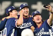 ‘어쩌나’ 대표팀 손주영, WBC 4강 가도 못 던진다…정밀 검진 “팔꿈치 염증 및 부종→10일 휴식”