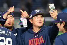 사이판→오키나와→도쿄→마이애미…전세기 즐겁지만, 기적 이끈 42세 노경은 "시차적응 좀 힘드네요"