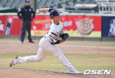 '4⅔이닝 1실점' 5선발 김진욱 설렌다-윤동희 역전타...롯데, 시범경기 개막전 4-3 역전승 [부산 리뷰]