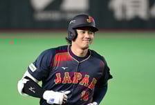 WBC '투타겸업' 안한다고 했는데…오타니 실전 투구! 방망이 부러졌다? 깜짝 놀란 동료 포수 "이런 공 던지는 투수 없다"