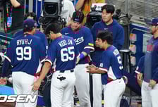 단 2안타라니, 9명 필사의 계투에도 0-10 콜드패 굴욕...日언론 "한국, 빅리거 29명 사상 최강에 도전했으나 벽은 두텁고 높았다"