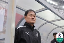 ‘용인 창단 첫 승 불발’ 최윤겸 감독 “실수에 의해 골 허용했다…2실점 후 끌려간 경기” [용인톡톡]