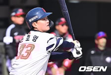 도박 징계-부상 날벼락, 내야가 텅 빈다...트레이드 복덩이, 외야 나갔다가 다시 3루 자리잡다 [오!쎈 부산]