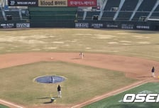 130m 초대형 홈런쳤는데, 왜 경기 후 나홀로 수비훈련 했나…사직에 ‘한태양’이 뜬다