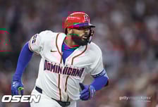 美 최강 에이스 무너진다, 도미니카 WBC 홈런 신기록…카미네로, 2회 선제 솔로홈런 폭발 [WBC]