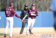 '와' 프로 데뷔 첫 3루수…'낭만의 복귀' 서건창, 포지션도 가리지 않는다 [오!쎈 부산]