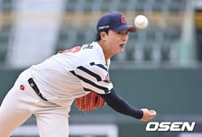 ‘150km’ 롯데 신인 투수, 개막 엔트리 낙점 받다…왜 벌써 ‘KS 7회’ 명장 감독의 눈도장을 받았을까
