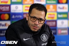 '2-8 6점 차 완패' 첼시 로세니어 감독, "경기 시작부터 쉽지 않아...PSG, 실수 없었다"