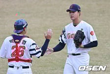감독은 "불안해 하지마", 팬들은 "할 수 있다!" 응원…'160km' 윤성빈 필승조 안착, 온 세상이 돕는다