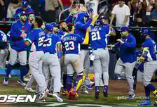 베네수엘라, '스타군단' 미국 잡고 WBC 대회 첫 우승! "수천 명의 팬들, 함성과 응원으로 미국 팬들 압도"