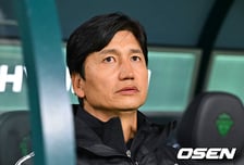 '안양에 2-1 승리' 정정용 전북 감독, "첫 승, 이렇게 힘들줄 몰라...늦어서 미안합니다" [전주톡톡]
