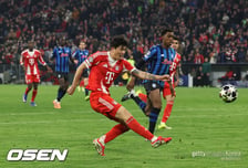 '평점 2점'...'완벽 수비에 슈팅까지' 존재감 뿜어낸 김민재, 아탈란타전 4-1 승리 기여