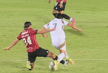 “우리 쏘니에게 살인태클을? 미쳤어?” 영국팬들도 손흥민 부상위험에 화났다