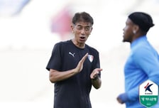 "한국, 일본에 대한 엄청난 리스펙 있다.. 배우려는 의지 강해" '전 수원 코치' 日 이하라, 한국 축구 생활 반년 소회