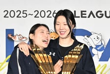 ‘이런 얄궂은 운명이’ 김연경처럼 은퇴하고 싶은데, 20년 절친 선전포고하다 “미리 사과한다, 통합우승은 우리가”