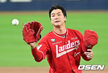 '이럴 수가' 180승 좌완 레전드, 결국 어깨 수술 결정했다 "1년이라도 더 오래 마운드 설 수 있게…"