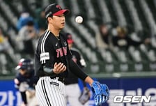 이겨도 진 것 같네! ‘홀드왕·52억 FA 와르르’ LG, 8점 차 앞선 9회 대역전패 당할 뻔 [오!쎈 대구]