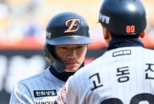 "어렸을 때 가르쳐야 한다" 슈퍼루키 냉정한 교체…김경문 감독, 강력한 메시지 전했다 [오!쎈 대전]