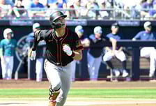 "천금과 같은 타격" 이정후, 162km 총알 적시 2루타 폭발...'유일한 빅리거' 자존심 지킨다 [SF 리뷰]