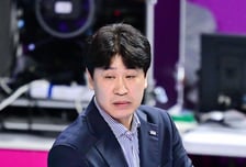 ‘이게 무슨 날벼락’ 챔프전 코앞인데 감독 경질 실화? 1위 이끈 김종민 감독, 도로공사 떠난다…V3 도전 초비상