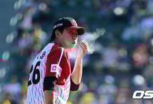 '음주운전 1년 징계' LG 이상영, 볼넷-안타-안타-2루타 ‘강판’…2경기 연속 3실점 부진