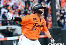 '도파민 폭발' 한화 개막전부터 화끈하다! 문현빈 추격타→노시환 동점타→강백호 끝내기, 연장 11회 끝 키움에 10-9 대역전 드라마 [대전 리뷰]