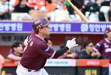 '이 악물었나' 한화 보호명단 제외→키움행 베테랑, 충격 연장패에 빛 바랜 출루쇼
