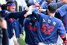 '팀 홈런 꼴찌' 롯데 2G 7홈런 실화냐? 삼성 꺾고 개막 2연전 싹쓸이...비슬리 5이닝 비자책 KKKKK [대구 리뷰]