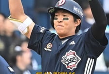 두산 김민석, 감코치진 모두를 놀라게 한 역전 스리런 홈런 [O! SPORTS 숏폼]