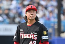 “밥 먹을 자격이 없습니다” 20억 FA 이적생의 한탄, 꽃감독은 믿음의 야구 “우리 불펜들 가지고 있는 능력 좋아”