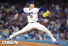 ERA 15.58 그 투수 맞아? 160km 쾅! 日 퍼펙트 괴물, 4이닝 KKKK 1실점 반등→빈타에 패전 위기 몰렸다