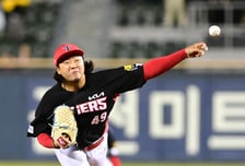 ‘밥 먹을 자격 없습니다→밥값 했다’ 한화 떠나 KIA행 20억 투수, 0이닝 3실점→1이닝 KK 퍼펙트로 만회하다