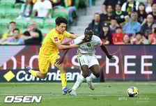 "홍명보호 망신줄 수 있다!" 中, 일장춘몽... '퇴장→10명' 카메룬에 0-2 완패