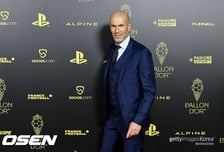 '3회 연속 월드컵 탈락' 완전히 멘탈이 나가버린 이탈리아 팬들, "이게 다 지단 때문이다"