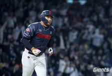 '홈런 1위' 소총부대 대반전…그런데 타선 양극화에 해결사도 없다, '도박 징계' 여파 밀려온다