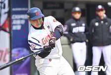 '685일 만에 돌아왔다!' 한동희 드디어 1군 선발 출격…6번 지명타자 닥공 라인업 개시 [오!쎈 창원]