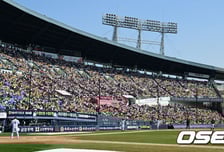 '매진-매진-매진-매진-매진' 평일 3일 연속 잠실구장 가득찼다. LG 개막 5G 연속 매진 '인기 폭발'