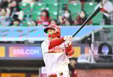 ‘시즌 첫 홈런 폭발’ 작년 부상 악몽 떠올린 519홈런 레전드 “실망시키지 않기 위해 정말 열심히 준비했다” [오!쎈 인천]