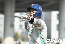 "정상 컨디션 아니지만…" 최고참 된 박건우는 다르다, 아픈 무릎 부여잡고 역전타 폭발 [오!쎈 창원]