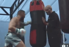 “차라리 돌아오지 마”…맥그리거 훈련 영상에 팬들 뿔났다..."느려터진 퇴물! 복귀하면 안 된다"