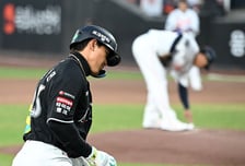 ‘코리안 몬스터’ 상대로 대형 홈런 날리고 고개 숙였다... 안현민이 보여준 'K-야구'의 낭만 [이대선의 모멘트]