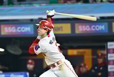 홈런 버린 리드오프 유격수, 타율 5할 안타머신으로 재탄생 “나는 중심 맞아도 안넘어가더라”